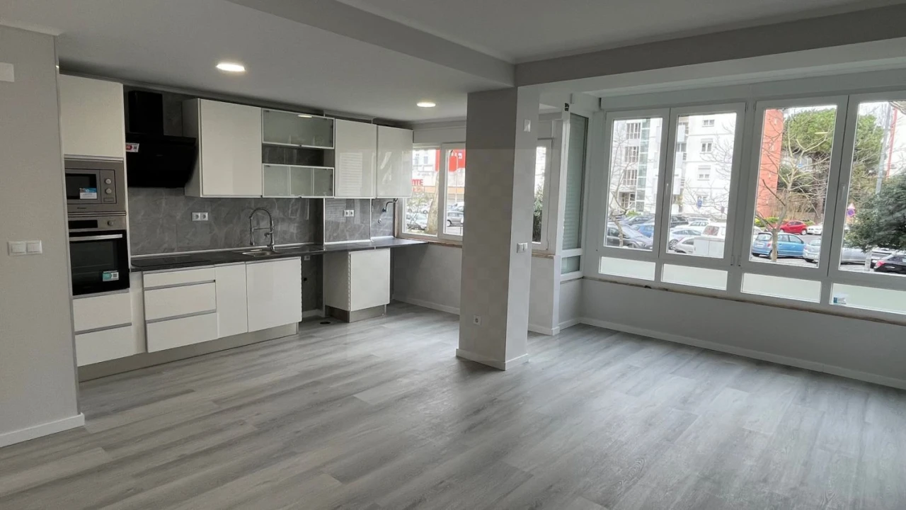 Apartamento T2 para Venda em Oeiras e São Julião da Barra, Paço de Arcos e Caxias Foto 1