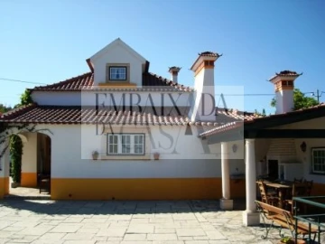 Moradia T8 para Venda em Roliça