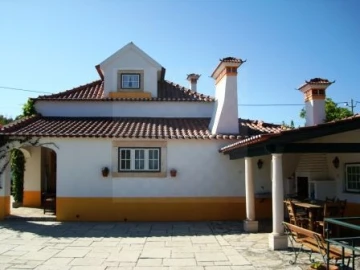 Moradia T8 para Venda em Roliça
