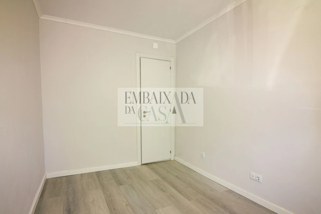 Apartamento T2 para Venda em Benfica Foto 25