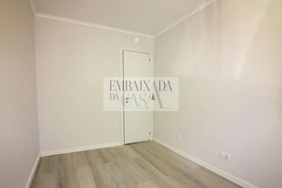 Apartamento T2 para Venda em Benfica