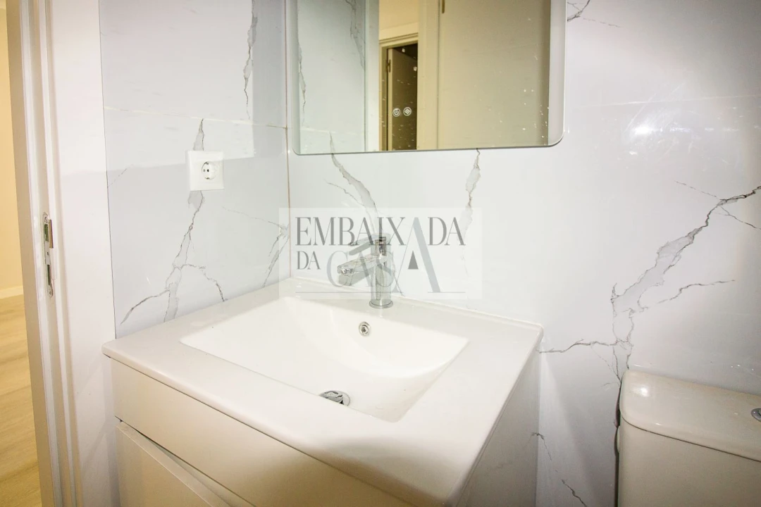 Apartamento T2 para Venda em Benfica Foto 23