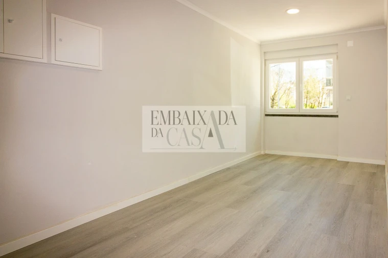 Apartamento T2 para Venda em Benfica Foto 18