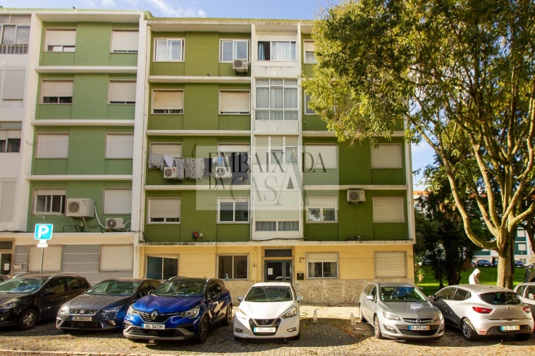 Apartamento T2 para Venda em Benfica Foto 4