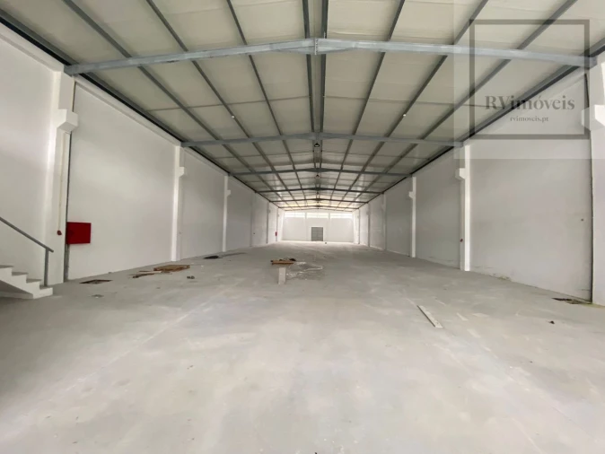 Loja para Venda em Alvarães Foto 11