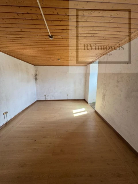 Moradia T5 para Venda em Covas