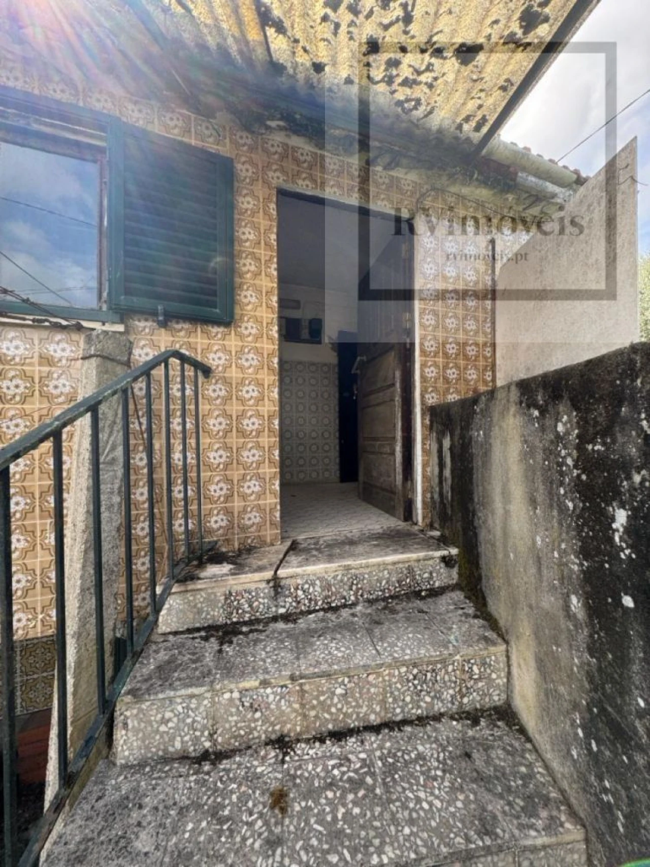 Moradia T5 para Venda em Covas Foto 3