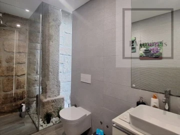 Moradia T4 para Venda em Santa Maria Maior e Monserrate e Meadela