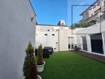 Moradia T4 para Venda em Santa Maria Maior e Monserrate e Meadela