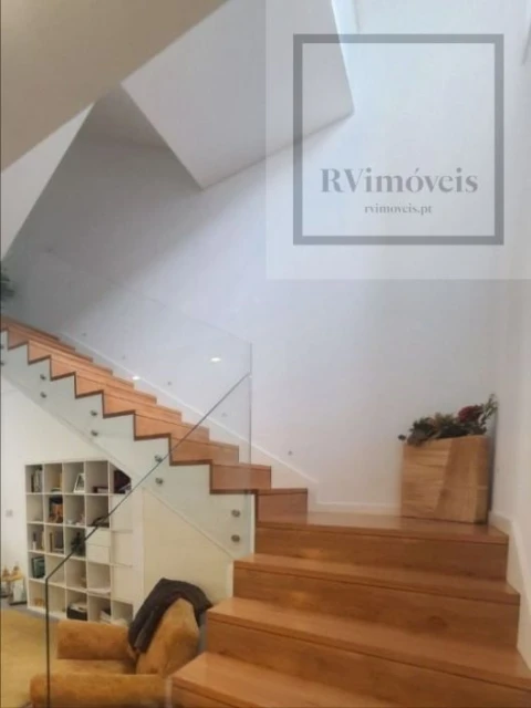 Moradia T4 para Venda em Santa Maria Maior e Monserrate e Meadela