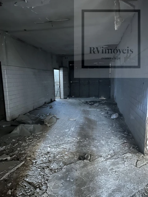 Loja para Venda em Milheiros