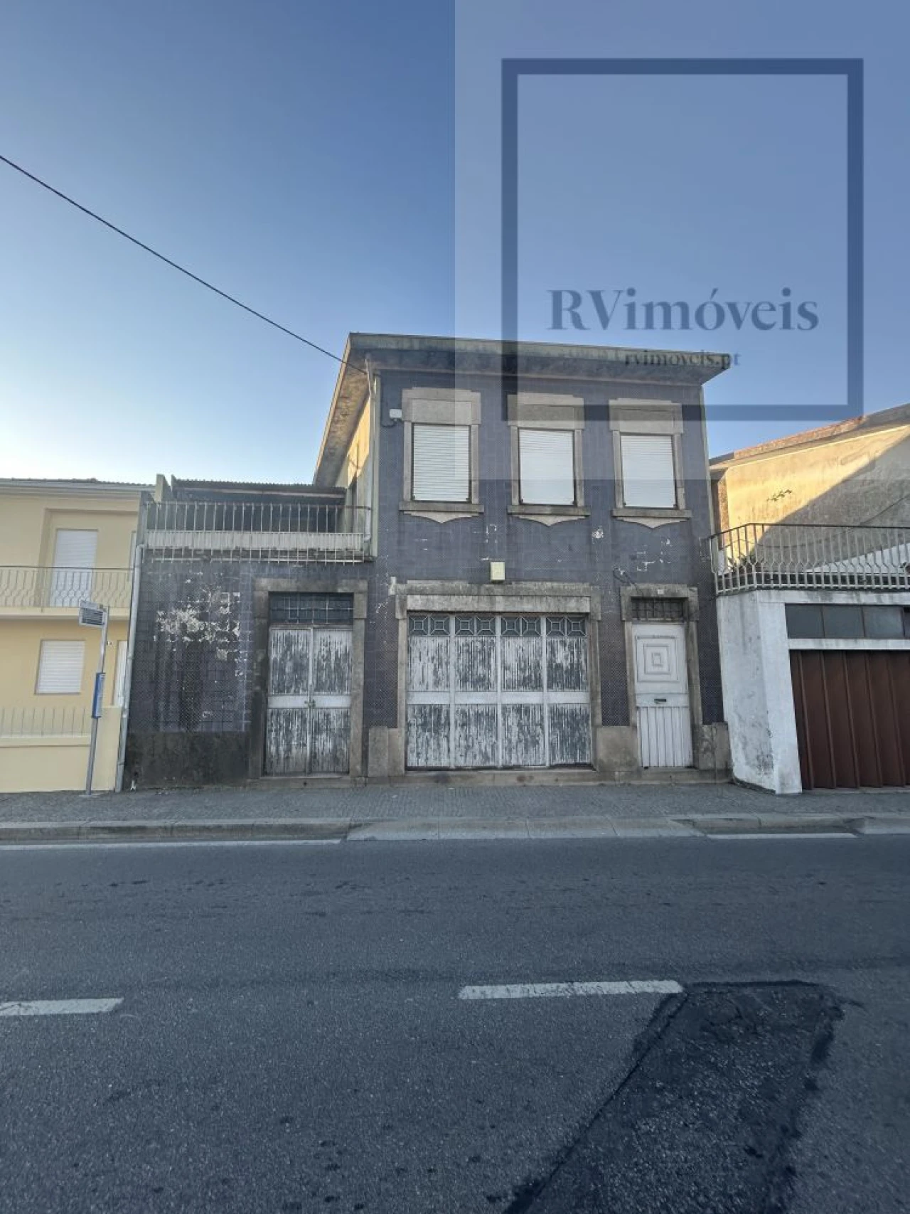 Loja para Venda em Milheiros Foto 11