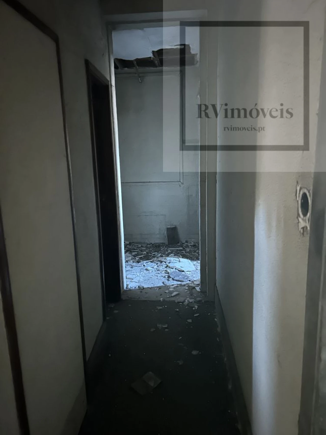 Loja para Venda em Milheiros Foto 8