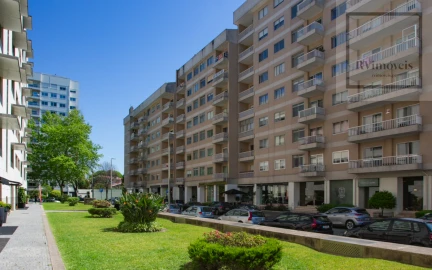 Apartamento T4 para Venda em Aldoar, Foz do Douro e Nevogilde