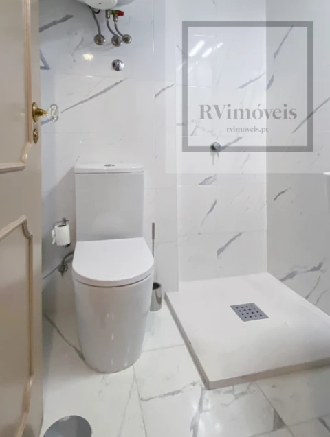 Apartamento T4 para Venda em Aldoar, Foz do Douro e Nevogilde