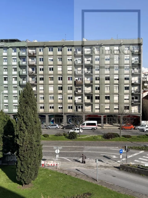 Loja para Arrendamento em Cedofeita, Santo Ildefonso, Sé, Miragaia, São Nicolau e Vitória