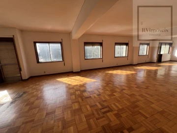 Loja para Arrendamento em Cedofeita, Santo Ildefonso, Sé, Miragaia, São Nicolau e Vitória