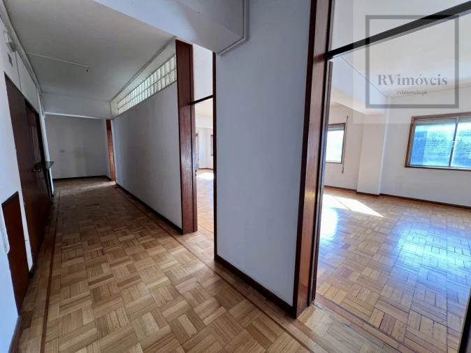 Loja para Arrendamento em Cedofeita, Santo Ildefonso, Sé, Miragaia, São Nicolau e Vitória Foto 7