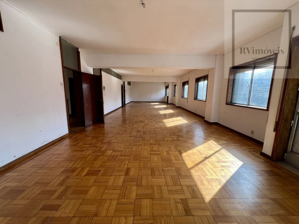 Loja para Arrendamento em Cedofeita, Santo Ildefonso, Sé, Miragaia, São Nicolau e Vitória Foto 13