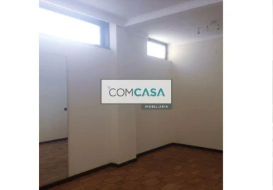 Loja para Arrendamento em Lordelo do Ouro e Massarelos