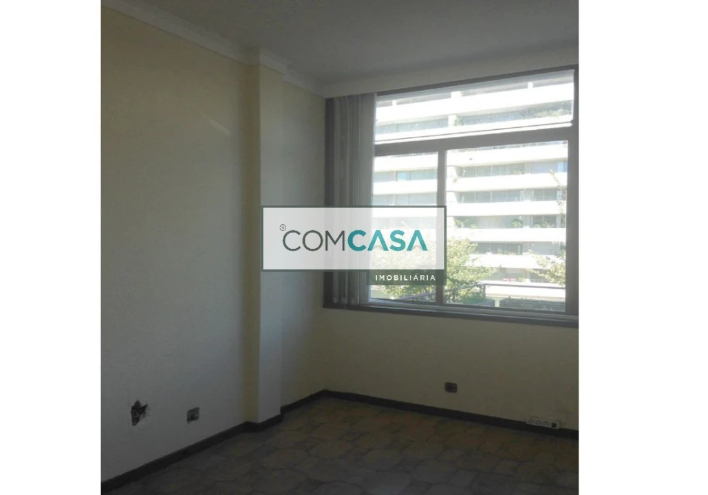 Loja para Arrendamento em Lordelo do Ouro e Massarelos Foto 4