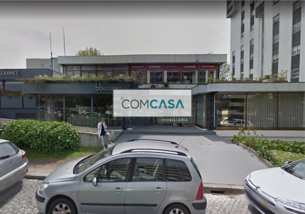 Loja para Arrendamento em Lordelo do Ouro e Massarelos Foto 1