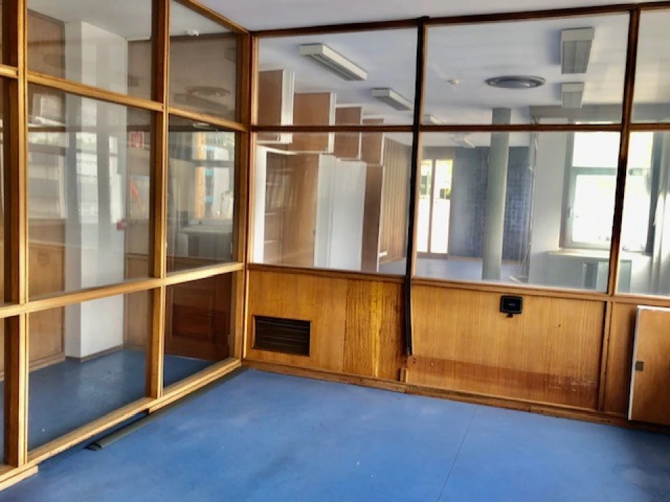 Loja para Arrendamento em Ramalde Foto 13