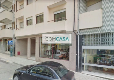 Loja para Arrendamento em Lordelo do Ouro e Massarelos