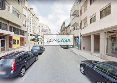 Loja para Arrendamento em Lordelo do Ouro e Massarelos