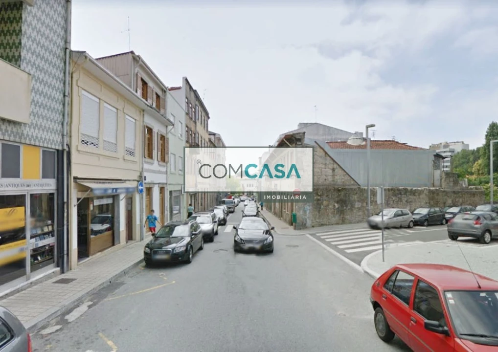 Loja para Arrendamento em Lordelo do Ouro e Massarelos Foto 1