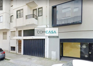 Garagem para Venda em Lordelo do Ouro e Massarelos