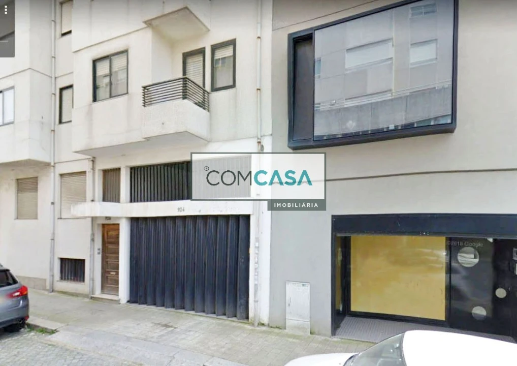 Garagem para Venda em Lordelo do Ouro e Massarelos Foto 2