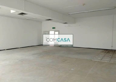 Loja para Arrendamento em Paranhos