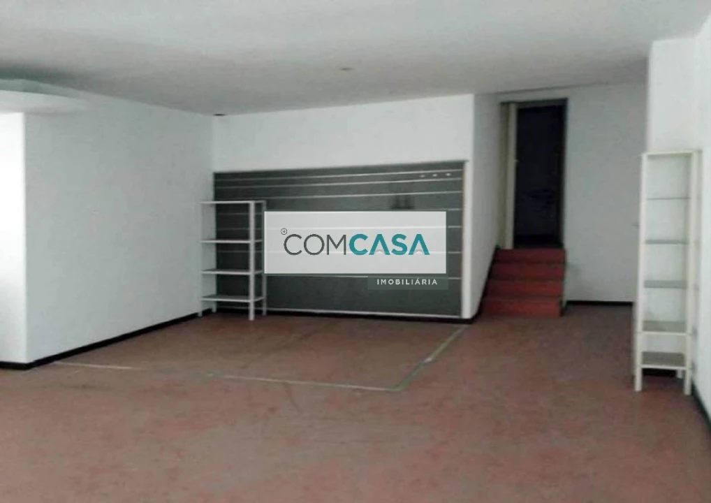 Loja para Arrendamento em Paranhos Foto 8