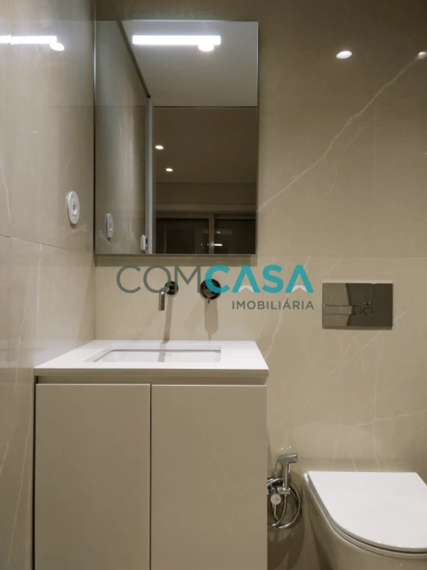 Apartamento T3 para Venda em Lordelo do Ouro e Massarelos