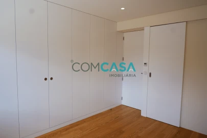 Apartamento T3 para Venda em Lordelo do Ouro e Massarelos