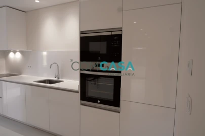 Apartamento T3 para Venda em Lordelo do Ouro e Massarelos