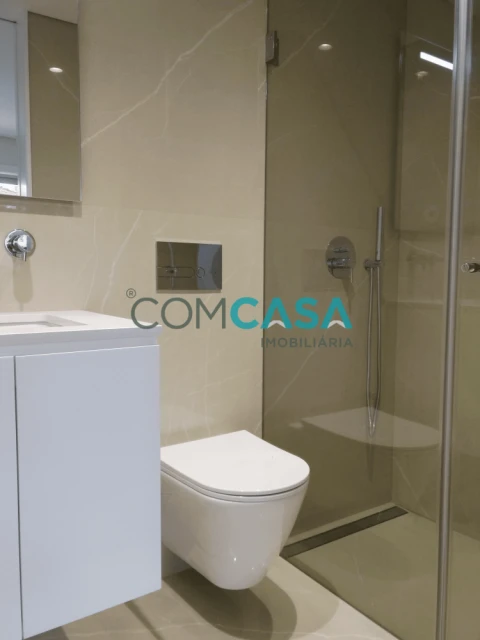 Apartamento T3 para Venda em Lordelo do Ouro e Massarelos