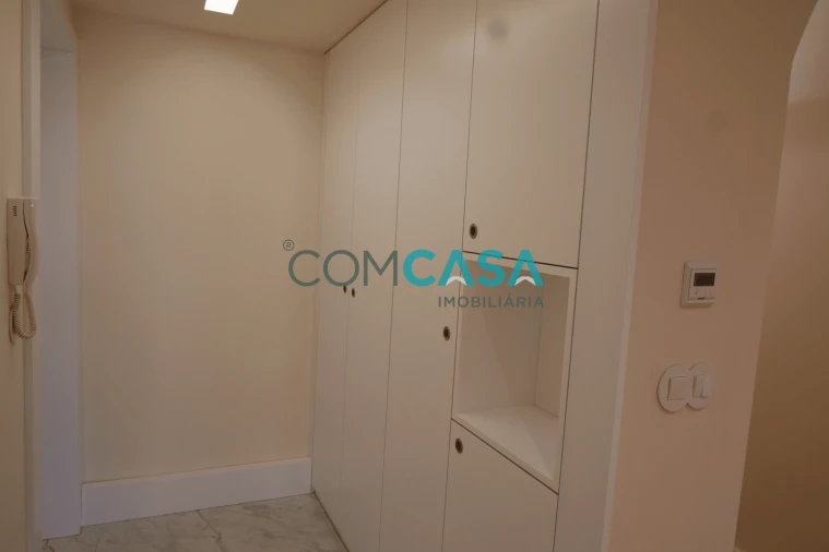 Apartamento T3 para Venda em Lordelo do Ouro e Massarelos Foto 4