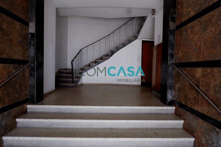 Apartamento T3 para Venda em Lordelo do Ouro e Massarelos Foto 27