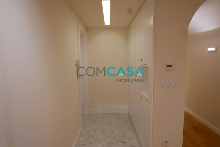 Apartamento T3 para Venda em Lordelo do Ouro e Massarelos Foto 3