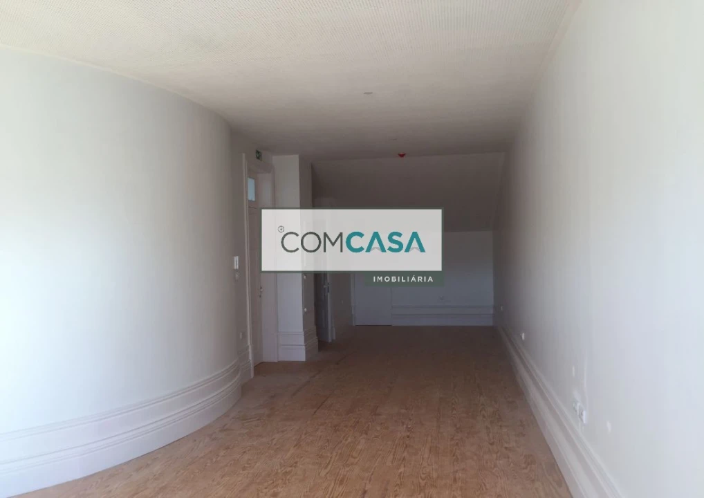 Loja para Arrendamento em Cedofeita, Santo Ildefonso, Sé, Miragaia, São Nicolau e Vitória Foto 4