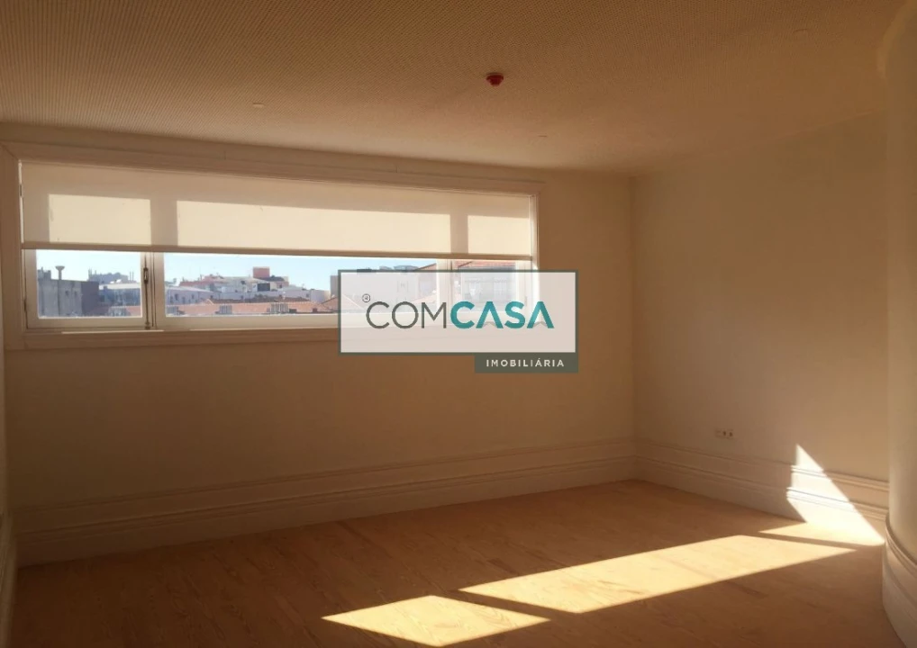 Loja para Arrendamento em Cedofeita, Santo Ildefonso, Sé, Miragaia, São Nicolau e Vitória Foto 3