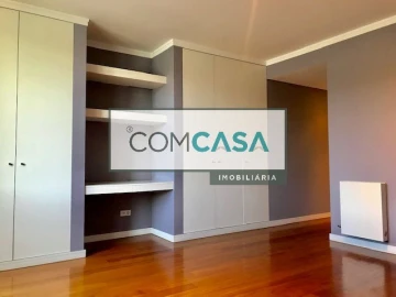 Apartamento T4 para Venda em Lordelo do Ouro e Massarelos