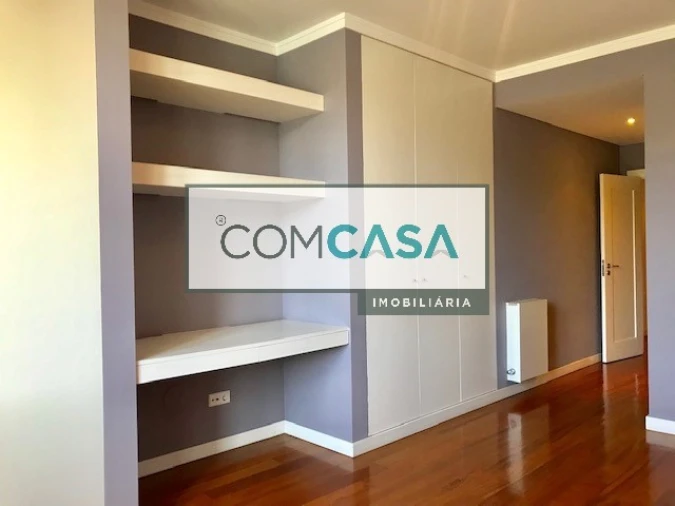 Apartamento T4 para Venda em Lordelo do Ouro e Massarelos Foto 16
