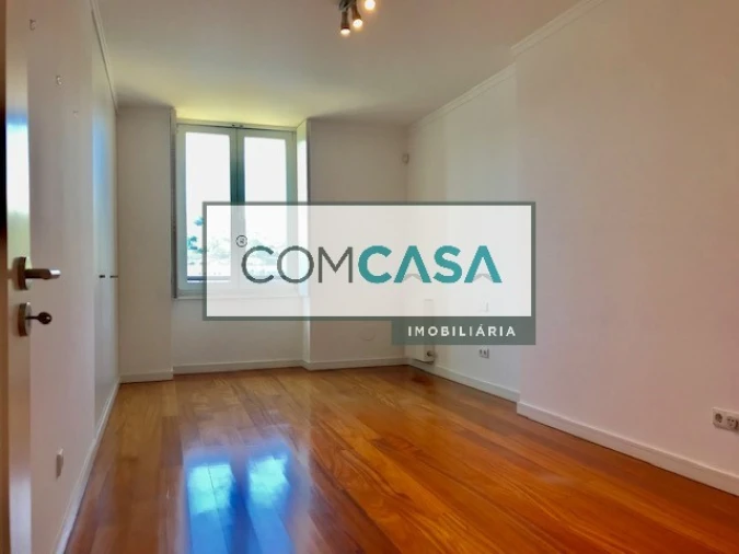 Apartamento T4 para Venda em Lordelo do Ouro e Massarelos Foto 26