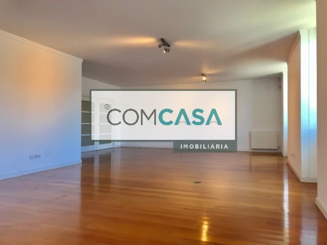 Apartamento T4 para Venda em Lordelo do Ouro e Massarelos Foto 9