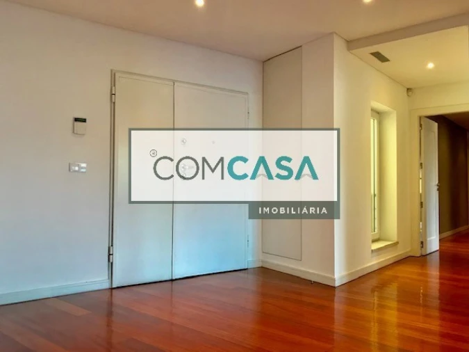 Apartamento T4 para Venda em Lordelo do Ouro e Massarelos Foto 5
