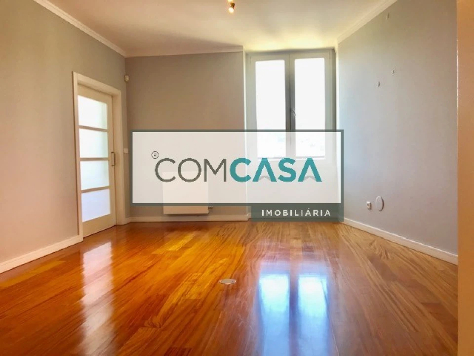 Apartamento T4 para Venda em Lordelo do Ouro e Massarelos Foto 13