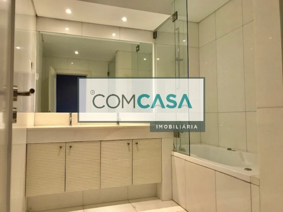 Apartamento T4 para Venda em Lordelo do Ouro e Massarelos Foto 17